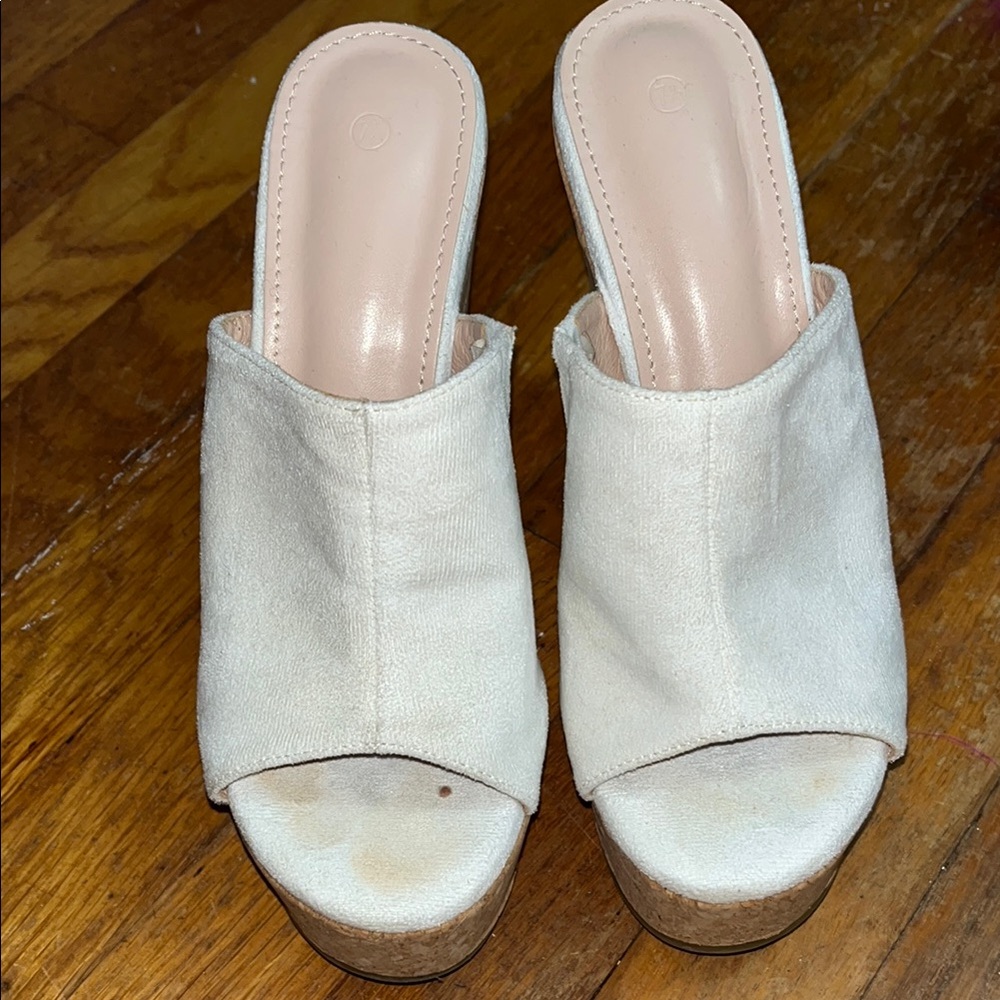 Chic Cream Women's Mules